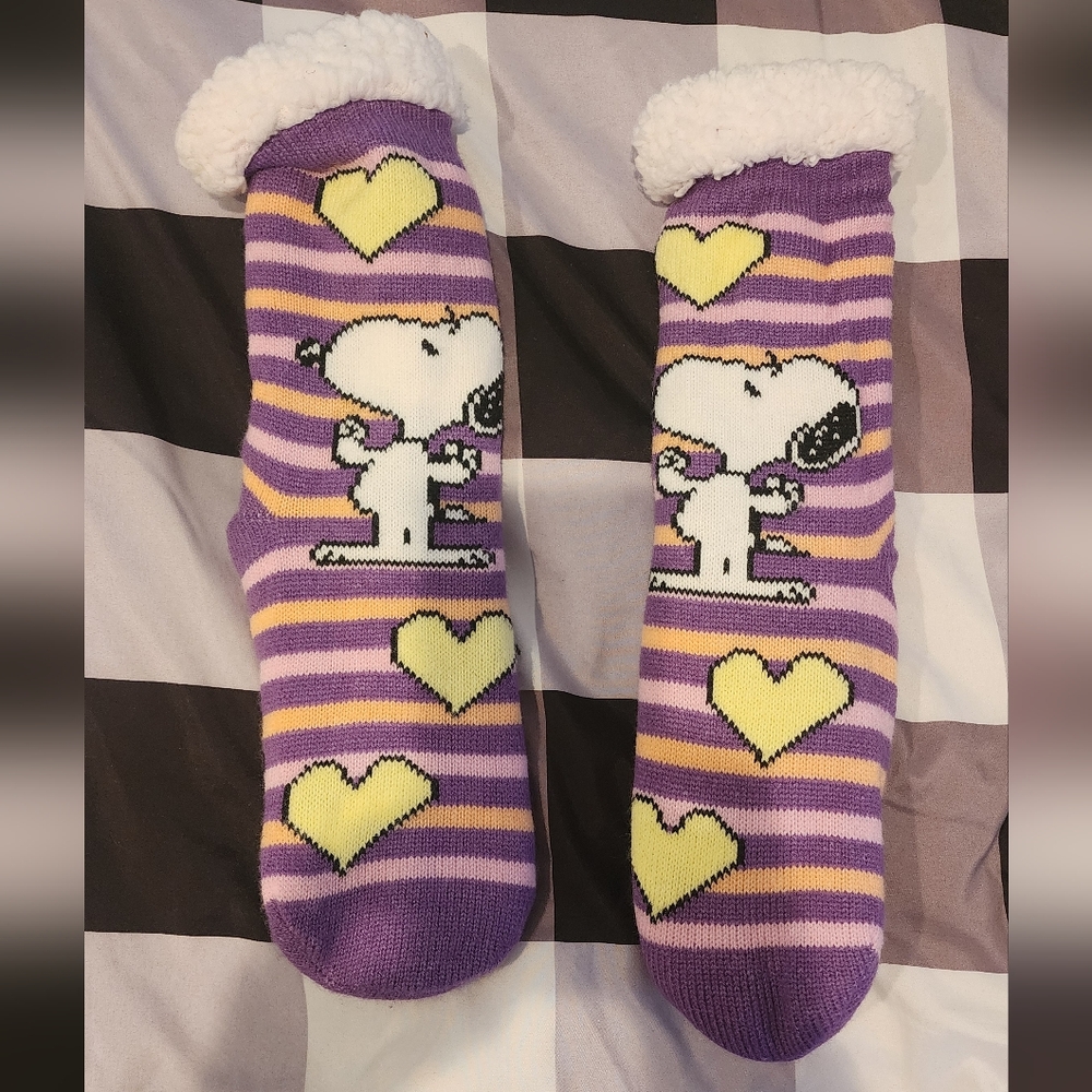 NWOT Peanuts Snoopy Slipper Socks